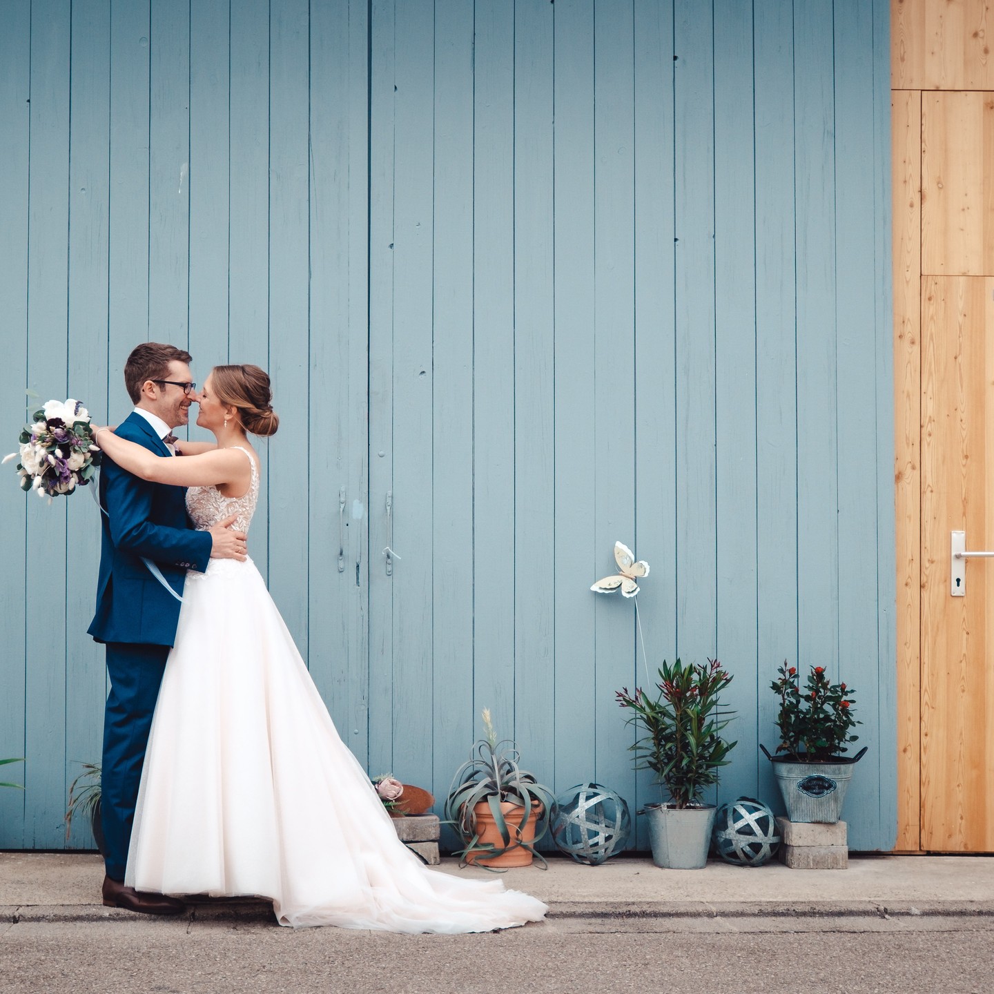 Das muss Liebe sein... 
#hochzeit2024 #hochzeit2025 #hochzeitsfotografmünchen #wedding #fotografmünchen #love #heiraten2024 #brautpaarshooting #charlesdiehle